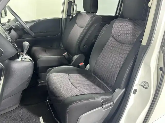 日産 セレナ ハイウェイスター S HV Vセレ 佐賀県 2013(平25)年 8.7万km ブリリアントホワイトパール 純正8インチナビ/CD/DVD/フルセグTV/Bluetooth/バックカメラ /ETC/両側パワースライドドア/前方ドライブレコーダー/クルーズコントロール/HIDライト/フォグライト /オートライト/純正16インチアルミホイール/純正フロアマット/スマートキー/スペアキー/電動格納ミラー/横滑り防止装置