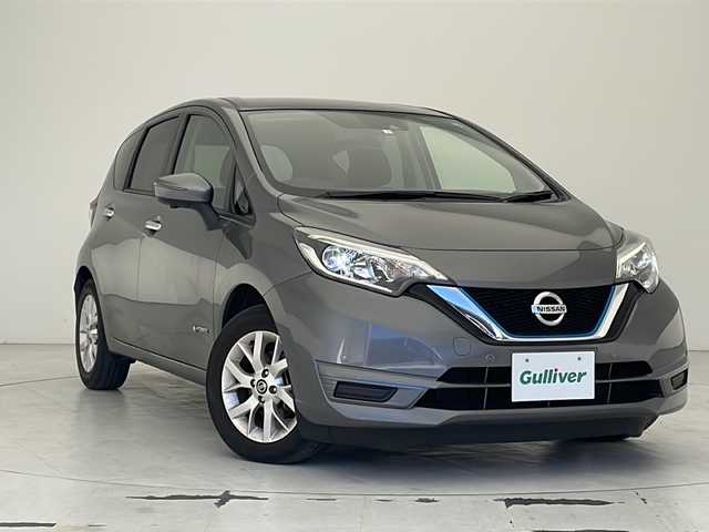 日産 ノート e－パワー X Vセレクション 沖縄県 2020(令2)年 6.4万km ダークメタルグレー 社外ナビ　【CN-B301B】/　(Bluetooth FM/AM)/アラウンドビューモニター　/ＬＥＤヘッドライト　/デジタルインナーミラー　/前後コーナーセンサー/プッシュスタート　/スマートキー　/スペアキー　/純正１５インチアルミホイール　/横滑り防止機能/オートライト/オートエアコン
