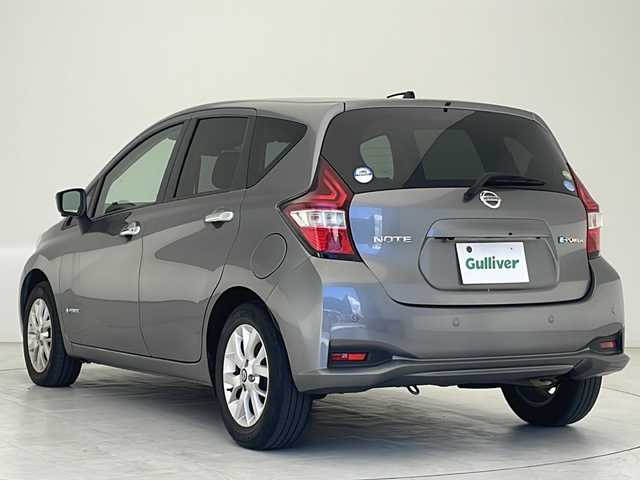 日産 ノート e－パワー X Vセレクション 沖縄県 2020(令2)年 6.4万km ダークメタルグレー 社外ナビ　【CN-B301B】/　(Bluetooth FM/AM)/アラウンドビューモニター　/ＬＥＤヘッドライト　/デジタルインナーミラー　/前後コーナーセンサー/プッシュスタート　/スマートキー　/スペアキー　/純正１５インチアルミホイール　/横滑り防止機能/オートライト/オートエアコン