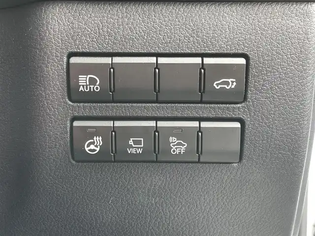 レクサス ＮＸ 300h Fスポーツ 佐賀県 2019(令1)年 2.7万km ホワイトノーヴァガラスフレーク サンルーフ/Lexus Safety System+/・プリクラッシュセーフティ/・レーントレーシングアシスト/・オートマチックハイビーム/・レーダークルーズコントロール/クリアランスソナー/純正メーカーナビ/・パノラミックビューモニター/・フルセグTV/BT/CD/DVD/純正ドライブレコーダー(DRD-H68)/赤黒革シート/・シートヒーター/・ベンチレーション/・パワーシート/シートメモリ/パワーバックドア/LEDヘッドライト/フォグランプ/革巻きステアリング/パドルシフト/ステアリングヒーター/オートワイパー/ETC2.0/電動パーキングスイッチ/トノカバー/エアバックW/サイド/カーテン