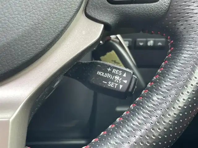 レクサス ＮＸ 300h Fスポーツ 佐賀県 2019(令1)年 2.7万km ホワイトノーヴァガラスフレーク サンルーフ/Lexus Safety System+/・プリクラッシュセーフティ/・レーントレーシングアシスト/・オートマチックハイビーム/・レーダークルーズコントロール/クリアランスソナー/純正メーカーナビ/・パノラミックビューモニター/・フルセグTV/BT/CD/DVD/純正ドライブレコーダー(DRD-H68)/赤黒革シート/・シートヒーター/・ベンチレーション/・パワーシート/シートメモリ/パワーバックドア/LEDヘッドライト/フォグランプ/革巻きステアリング/パドルシフト/ステアリングヒーター/オートワイパー/ETC2.0/電動パーキングスイッチ/トノカバー/エアバックW/サイド/カーテン