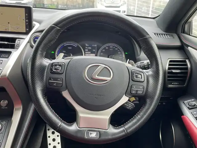 レクサス ＮＸ 300h Fスポーツ 佐賀県 2019(令1)年 2.7万km ホワイトノーヴァガラスフレーク サンルーフ/Lexus Safety System+/・プリクラッシュセーフティ/・レーントレーシングアシスト/・オートマチックハイビーム/・レーダークルーズコントロール/クリアランスソナー/純正メーカーナビ/・パノラミックビューモニター/・フルセグTV/BT/CD/DVD/純正ドライブレコーダー(DRD-H68)/赤黒革シート/・シートヒーター/・ベンチレーション/・パワーシート/シートメモリ/パワーバックドア/LEDヘッドライト/フォグランプ/革巻きステアリング/パドルシフト/ステアリングヒーター/オートワイパー/ETC2.0/電動パーキングスイッチ/トノカバー/エアバックW/サイド/カーテン