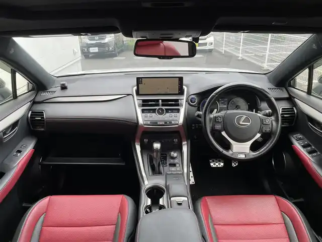 レクサス ＮＸ 300h Fスポーツ 佐賀県 2019(令1)年 2.7万km ホワイトノーヴァガラスフレーク サンルーフ/Lexus Safety System+/・プリクラッシュセーフティ/・レーントレーシングアシスト/・オートマチックハイビーム/・レーダークルーズコントロール/クリアランスソナー/純正メーカーナビ/・パノラミックビューモニター/・フルセグTV/BT/CD/DVD/純正ドライブレコーダー(DRD-H68)/赤黒革シート/・シートヒーター/・ベンチレーション/・パワーシート/シートメモリ/パワーバックドア/LEDヘッドライト/フォグランプ/革巻きステアリング/パドルシフト/ステアリングヒーター/オートワイパー/ETC2.0/電動パーキングスイッチ/トノカバー/エアバックW/サイド/カーテン