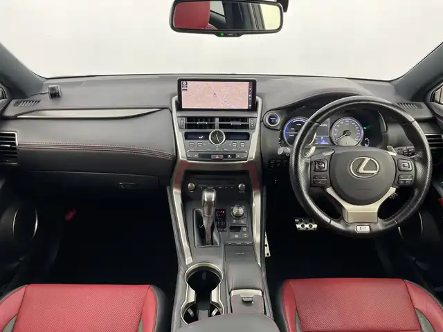 レクサス ＮＸ 300h Fスポーツ 愛知県 2019(令1)年 2.7万km ホワイトノーヴァガラスフレーク 禁煙車/純正12.3インチナビ/（フルセグTV/Bluetooth/CD/DVD/USB)/サンルーフ/全方位カメラ/シーケンシャルウインカー/Lexus Safety System+/・プリクラッシュセーフティ/・レーントレーシングアシスト/・オートマチックハイビーム/・レーダークルーズコントロール/クリアランスソナー/ヘッドアップディスプレイ/純正ドライブレコーダー(DRD-H68)/ETC2.0/赤黒レザーシート/シートヒーター/シートベンチレーション/パワーシート/メモリシート/革巻きステアリング/ステアリングヒーター/パワーバックドア/パドルシフト/純正18インチアルミホイール/スマートキー/スペアキー1本/プッシュスタート/LEDヘッドライト/フロントフォグランプ/オートワイパー/純正フロアマット/電動パーキングスイッチ/トノカバー/エアバックW/サイド/カーテン
