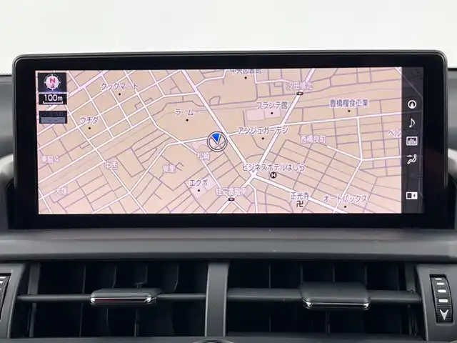 レクサス ＮＸ 300h Fスポーツ 愛知県 2019(令1)年 2.7万km ホワイトノーヴァガラスフレーク 禁煙車/純正12.3インチナビ/（フルセグTV/Bluetooth/CD/DVD/USB)/サンルーフ/全方位カメラ/シーケンシャルウインカー/Lexus Safety System+/・プリクラッシュセーフティ/・レーントレーシングアシスト/・オートマチックハイビーム/・レーダークルーズコントロール/クリアランスソナー/ヘッドアップディスプレイ/純正ドライブレコーダー(DRD-H68)/ETC2.0/赤黒レザーシート/シートヒーター/シートベンチレーション/パワーシート/メモリシート/革巻きステアリング/ステアリングヒーター/パワーバックドア/パドルシフト/純正18インチアルミホイール/スマートキー/スペアキー1本/プッシュスタート/LEDヘッドライト/フロントフォグランプ/オートワイパー/純正フロアマット/電動パーキングスイッチ/トノカバー/エアバックW/サイド/カーテン