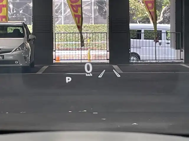 レクサス ＮＸ 300h Fスポーツ 愛知県 2019(令1)年 2.7万km ホワイトノーヴァガラスフレーク 禁煙車/純正12.3インチナビ/（フルセグTV/Bluetooth/CD/DVD/USB)/サンルーフ/全方位カメラ/シーケンシャルウインカー/Lexus Safety System+/・プリクラッシュセーフティ/・レーントレーシングアシスト/・オートマチックハイビーム/・レーダークルーズコントロール/クリアランスソナー/ヘッドアップディスプレイ/純正ドライブレコーダー(DRD-H68)/ETC2.0/赤黒レザーシート/シートヒーター/シートベンチレーション/パワーシート/メモリシート/革巻きステアリング/ステアリングヒーター/パワーバックドア/パドルシフト/純正18インチアルミホイール/スマートキー/スペアキー1本/プッシュスタート/LEDヘッドライト/フロントフォグランプ/オートワイパー/純正フロアマット/電動パーキングスイッチ/トノカバー/エアバックW/サイド/カーテン