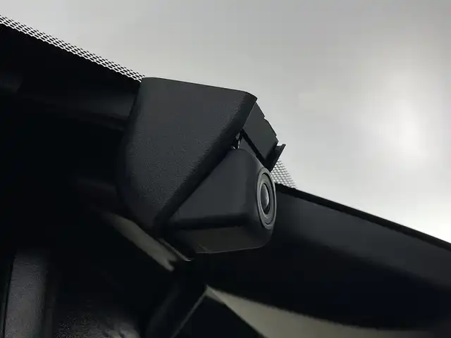 レクサス ＮＸ 300h Fスポーツ 愛知県 2019(令1)年 2.7万km ホワイトノーヴァガラスフレーク 禁煙車/純正12.3インチナビ/（フルセグTV/Bluetooth/CD/DVD/USB)/サンルーフ/全方位カメラ/シーケンシャルウインカー/Lexus Safety System+/・プリクラッシュセーフティ/・レーントレーシングアシスト/・オートマチックハイビーム/・レーダークルーズコントロール/クリアランスソナー/ヘッドアップディスプレイ/純正ドライブレコーダー(DRD-H68)/ETC2.0/赤黒レザーシート/シートヒーター/シートベンチレーション/パワーシート/メモリシート/革巻きステアリング/ステアリングヒーター/パワーバックドア/パドルシフト/純正18インチアルミホイール/スマートキー/スペアキー1本/プッシュスタート/LEDヘッドライト/フロントフォグランプ/オートワイパー/純正フロアマット/電動パーキングスイッチ/トノカバー/エアバックW/サイド/カーテン