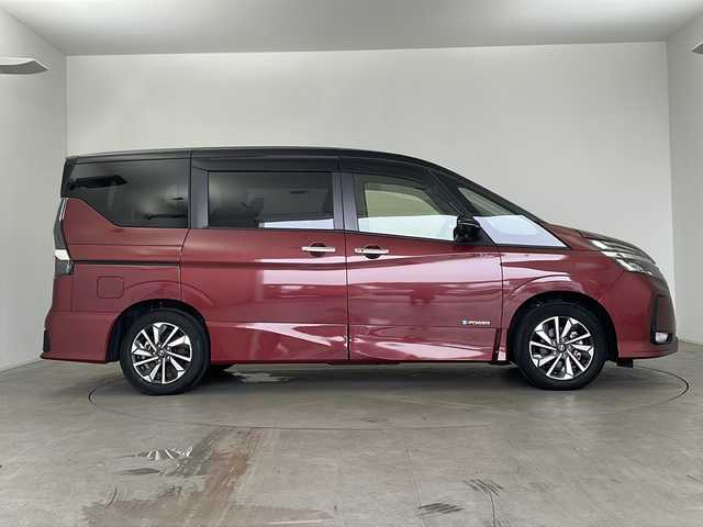 日産 セレナ e－パワー ハイウェイスター V 鹿児島県 2022(令4)年 1.8万km マルーンレッド 2トーン 純正ナビ/（CD/DVD/BT/フルセグ）/純正フリップダウンモニター/プロパイロット/エマージェンシーブレーキ/レーンキープアシスト/アラウンドビューモニター/電動パーキングブレーキ/オートホールド機能/オートライト/オートマチックハイビーム/両側パワースライドドア/ドライブレコーダー/スマートキー/プッシュスタート