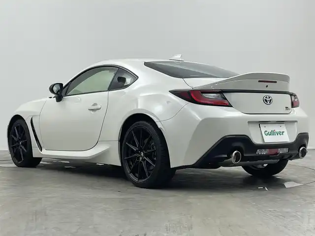 トヨタ ＧＲ８６ RZ 埼玉県 2023(令5)年 1.5万km クリスタルホワイトパール 社外ディスプレイオーディオ　/バックカメラ　/ドライブレコーダー　/クルーズコントロール/LEDヘッドライト　/シートヒーター　/純正アルミホイール　/ハーフレザー　/オートライト　/スマートキー　/オートエアコン　