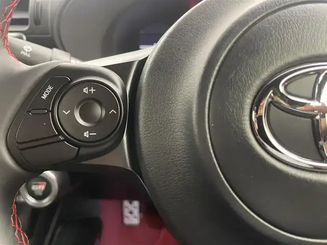 トヨタ ＧＲ８６ RZ 埼玉県 2023(令5)年 1.5万km クリスタルホワイトパール 社外ディスプレイオーディオ　/バックカメラ　/ドライブレコーダー　/クルーズコントロール/LEDヘッドライト　/シートヒーター　/純正アルミホイール　/ハーフレザー　/オートライト　/スマートキー　/オートエアコン　