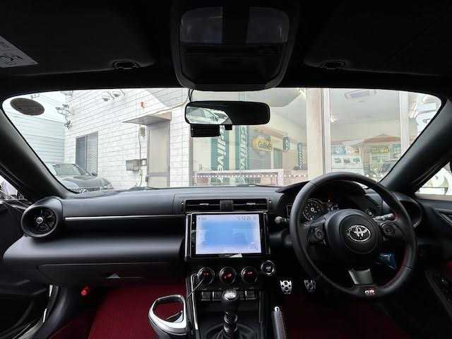 トヨタ ＧＲ８６ RZ 埼玉県 2023(令5)年 1.5万km クリスタルホワイトパール 社外ディスプレイオーディオ　/バックカメラ　/ドライブレコーダー　/クルーズコントロール/LEDヘッドライト/シートヒーター　/ハーフレザーシート/保証書/取扱説明書/スペアキー