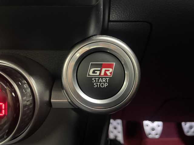 トヨタ ＧＲ８６ RZ 埼玉県 2023(令5)年 1.5万km クリスタルホワイトパール 社外ディスプレイオーディオ　/バックカメラ　/ドライブレコーダー　/クルーズコントロール/LEDヘッドライト/シートヒーター　/ハーフレザーシート/保証書/取扱説明書/スペアキー