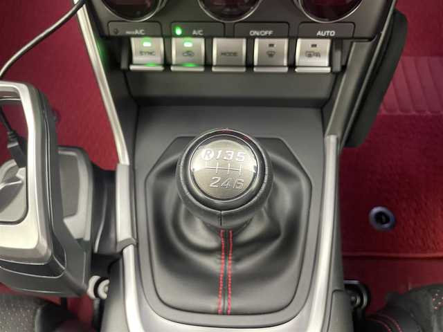 トヨタ ＧＲ８６ RZ 埼玉県 2023(令5)年 1.5万km クリスタルホワイトパール 社外ディスプレイオーディオ　/バックカメラ　/ドライブレコーダー　/クルーズコントロール/LEDヘッドライト/シートヒーター　/ハーフレザーシート/保証書/取扱説明書/スペアキー