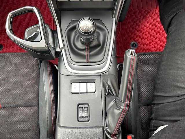 トヨタ ＧＲ８６ RZ 埼玉県 2023(令5)年 1.5万km クリスタルホワイトパール 社外ディスプレイオーディオ　/バックカメラ　/ドライブレコーダー　/クルーズコントロール/LEDヘッドライト/シートヒーター　/ハーフレザーシート/保証書/取扱説明書/スペアキー