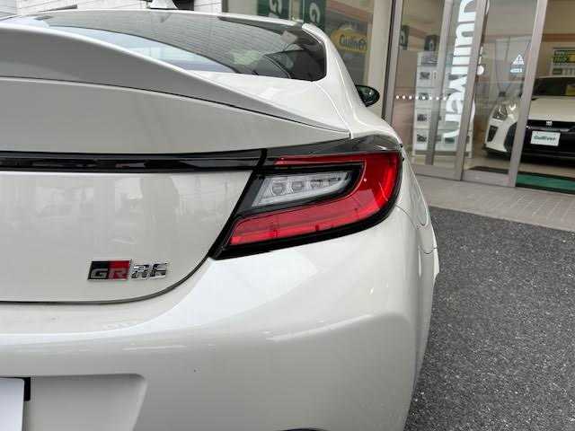 トヨタ ＧＲ８６ RZ 埼玉県 2023(令5)年 1.5万km クリスタルホワイトパール 社外ディスプレイオーディオ　/バックカメラ　/ドライブレコーダー　/クルーズコントロール/LEDヘッドライト/シートヒーター　/ハーフレザーシート/保証書/取扱説明書/スペアキー