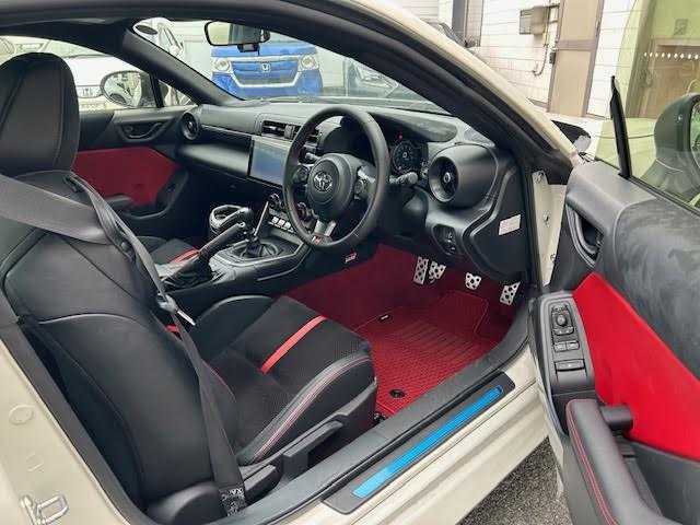 トヨタ ＧＲ８６ RZ 埼玉県 2023(令5)年 1.5万km クリスタルホワイトパール 社外ディスプレイオーディオ　/バックカメラ　/ドライブレコーダー　/クルーズコントロール/LEDヘッドライト/シートヒーター　/ハーフレザーシート/保証書/取扱説明書/スペアキー