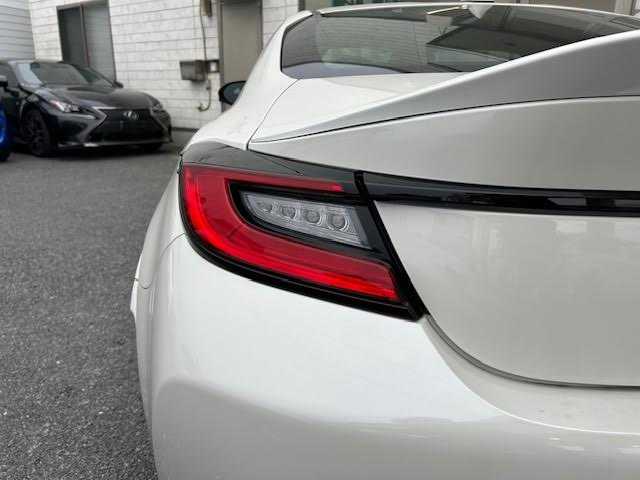 トヨタ ＧＲ８６ RZ 埼玉県 2023(令5)年 1.5万km クリスタルホワイトパール 社外ディスプレイオーディオ　/バックカメラ　/ドライブレコーダー　/クルーズコントロール/LEDヘッドライト/シートヒーター　/ハーフレザーシート/保証書/取扱説明書/スペアキー