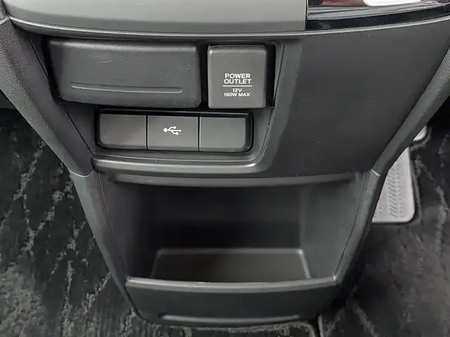 ホンダ ステップワゴン スパーダ ホンダセンシング 東京都 2019(平31)年 3.7万km プレミアムスパークルブラックパール 純正ナビ/フルセグテレビ/Bluetooth/純正アルミホイール/純正ドライブレコーダー/純正フロアマット/ETC/両側パワースライドドア/キーレスエントリー/プッシュスタート/ホンダセンシング/・アダプティブクルーズコントロール/・衝突軽減ブレーキ/・レーンキープアシスト/・横滑り防止/サンシェード
