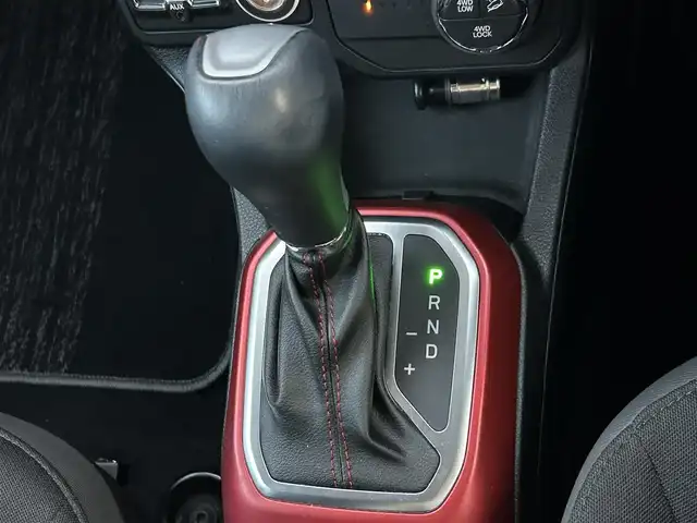 クライスラー・ジープ ジープ レネゲード トレイルホーク 岐阜県 2020(令2)年 4.9万km 赤 前面衝突警報/ブラインドスポットモニター/リアクロスパスディテクション/リアバックアップカメラ/リアパークアシスト/エレクトロニックスタビリティコントロール/エレクトロニックロールミティゲーション/オールスピードトラクションコントロール/オーディオナビゲーションシステムUconnect/VGAタッチパネルモニター/地上デジタルテレビ/Bluetooth/USB iPod、iPhone/ETC2.0/Apple CarPlay/Android Auto/バックカメラ/LEDヘッドライトデイタイムランニングライト付/電動格納式ヒーテッドドアミラー