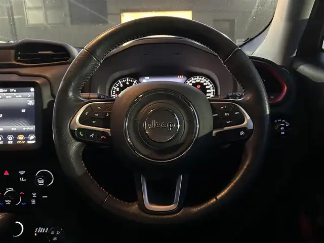 クライスラー・ジープ ジープ レネゲード トレイルホーク 岐阜県 2020(令2)年 4.9万km 赤 前面衝突警報/ブラインドスポットモニター/リアクロスパスディテクション/リアバックアップカメラ/リアパークアシスト/エレクトロニックスタビリティコントロール/エレクトロニックロールミティゲーション/オールスピードトラクションコントロール/オーディオナビゲーションシステムUconnect/VGAタッチパネルモニター/地上デジタルテレビ/Bluetooth/USB iPod、iPhone/ETC2.0/Apple CarPlay/Android Auto/バックカメラ/LEDヘッドライトデイタイムランニングライト付/電動格納式ヒーテッドドアミラー