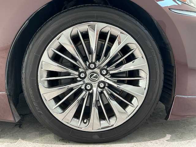 レクサス ＬＳ 500 エグゼクティブ 宮城県 2018(平30)年 5.5万km ソニックアゲート 4WD/ターボ/サンルーフ/TRDエアロ/TRDマフラー/リアエンターテイメントシステム/マークレビンソンサウンド/デジタルインナーミラー/純正ナビ/パノラミックビューモニター/フルセグTV/Bluetooth/CD/DVD/レクサスセーフティシステム＋/・プリクラッシュセーフティ/・レーンキープアシスト/・レーダークルーズコントロール/・アダプティブハイビームシステム/ブラインドスポットモニター/ブレーキホールド/前後コーナーセンサー/パドルシフト/電動リアゲート/ヘッドアップディスプレイ/クールボックス/本革レザーシート/全席エアーシート/全席シートヒーター/全席リラクゼーション機能付き/全席パワーシート/前席シートメモリー/ステアリングヒーター/LEDヘッドライト/オートライト/純正ビルトインETC2.0/純正アルミホイール/純正フロアマット/ドライブレコーダー/