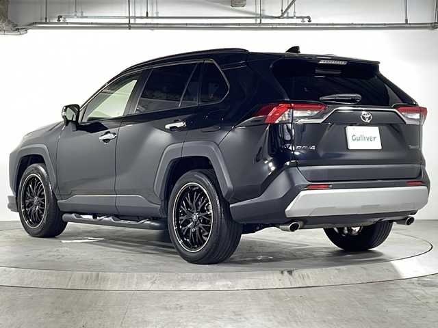 トヨタ ＲＡＶ４ アドベンチャー 広島県 2021(令3)年 6万km アティチュードブラックマイカ 純正ディスプレイオーディオ/バックカメラ/レーダークルーズコントロール/パワーバックドア /JAOSバンパープロテクター/JAOSノーズプロテクター/社外サイドステップ/社外19インチアルミホイール/クリアランスソナー /BSM/RCTA/パワーシート/LEDオートライト/ビルトインETC/ドライブレコーダー/スマートキー/スペアキー /プッシュスタート/フロアマット