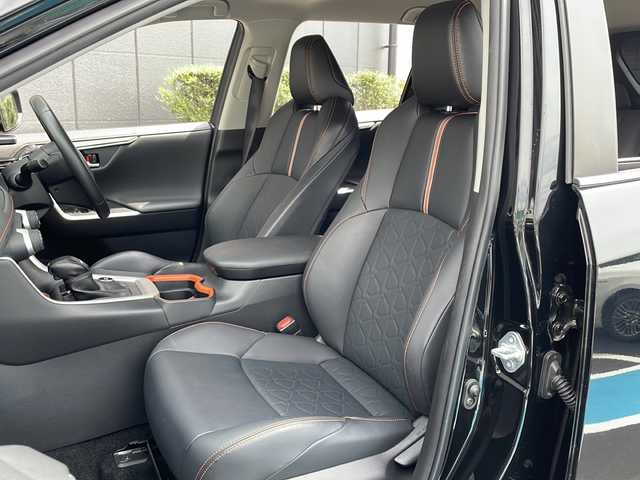 トヨタ ＲＡＶ４ アドベンチャー 広島県 2021(令3)年 6万km アティチュードブラックマイカ 純正ディスプレイオーディオ/バックカメラ/レーダークルーズコントロール/パワーバックドア /JAOSバンパープロテクター/JAOSノーズプロテクター/社外サイドステップ/社外19インチアルミホイール/クリアランスソナー /BSM/RCTA/パワーシート/LEDオートライト/ビルトインETC/ドライブレコーダー/スマートキー/スペアキー /プッシュスタート/フロアマット