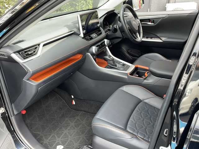 トヨタ ＲＡＶ４ アドベンチャー 広島県 2021(令3)年 6万km アティチュードブラックマイカ 純正ディスプレイオーディオ/バックカメラ/レーダークルーズコントロール/パワーバックドア /JAOSバンパープロテクター/JAOSノーズプロテクター/社外サイドステップ/社外19インチアルミホイール/クリアランスソナー /BSM/RCTA/パワーシート/LEDオートライト/ビルトインETC/ドライブレコーダー/スマートキー/スペアキー /プッシュスタート/フロアマット