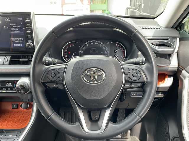 トヨタ ＲＡＶ４ アドベンチャー 広島県 2021(令3)年 6万km アティチュードブラックマイカ 純正ディスプレイオーディオ/バックカメラ/レーダークルーズコントロール/パワーバックドア /JAOSバンパープロテクター/JAOSノーズプロテクター/社外サイドステップ/社外19インチアルミホイール/クリアランスソナー /BSM/RCTA/パワーシート/LEDオートライト/ビルトインETC/ドライブレコーダー/スマートキー/スペアキー /プッシュスタート/フロアマット