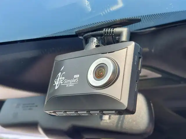 トヨタ エスクァイア Gi プレミアムパッケージ ブラックテーラード 東京都 2021(令3)年 3.9万km ホワイトパールクリスタルシャイン 純正9インチナビ/バックカメラ/フリップダウンモニター/両側パワースライドドア/ビルトインETC/ドライブレコーダー/シートヒーター/ステアリングヒーター/衝突軽減ブレーキ/レーンキープアシスト/クルーズコントロール/オートマチックハイビーム/アイドリングストップ/スマートキー/LEDヘッドライト