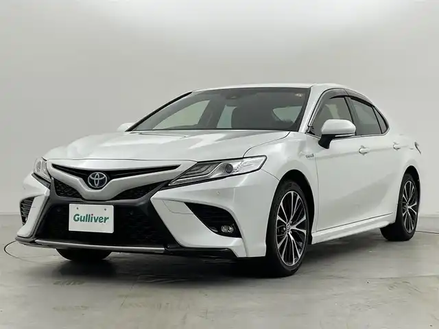 トヨタ カムリ WSレザーパッケージ 群馬県 2020(令2)年 3.1万km プラチナホワイトパールマイカ CD/DVDデッキ/スペアタイヤ/＝＝＝＝＝/センタークラスターパネル一体型8インチディスプレイオーディオ/・T-Connectナビキット/・AM/FM/SUB/Miracast/Bluetooth/フルセグTV/＝＝＝＝＝純正８インチナビ　ＣＤ／ＤＶＤデッキ　バックカメラ　衝突軽減ブレーキ　ブラインドスポットモニター　カラーヘッドアップディスプレイ　フルセグＴＶ　ドライブレコーダー　クリアランスソナー　ＥＴＣ　禁煙車
