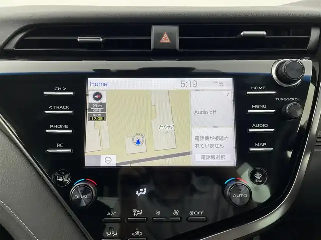 トヨタ カムリ WSレザーパッケージ 群馬県 2020(令2)年 3.1万km プラチナホワイトパールマイカ CD/DVDデッキ/スペアタイヤ/＝＝＝＝＝/センタークラスターパネル一体型8インチディスプレイオーディオ/・T-Connectナビキット/・AM/FM/SUB/Miracast/Bluetooth/フルセグTV/＝＝＝＝＝純正８インチナビ　ＣＤ／ＤＶＤデッキ　バックカメラ　衝突軽減ブレーキ　ブラインドスポットモニター　カラーヘッドアップディスプレイ　フルセグＴＶ　ドライブレコーダー　クリアランスソナー　ＥＴＣ　禁煙車