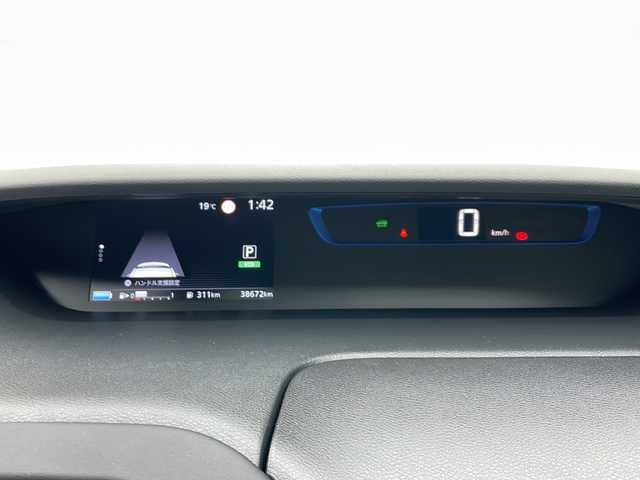 日産 セレナ e－パワー ハイウェイスター V 栃木県 2018(平30)年 3.9万km ブリリアントホワイトパール ワンオーナー/純正ナビ/品番:MM518D-L/Bluetooth/CD/DVD/bl/USB/ipod/HDMI/全方位カメラ/純正ドライブレコーダー/ETC/追従型クルーズコントロール/プロパイロット/インテリジェント エマージェンシーブレーキ/車線逸脱警報/横滑り防止装置/電動パーキングブレーキ/オートブレーキホールド/ハンドルヒーター/本革巻きステアリング/前席シートヒーター/両側パワースライドドア/ハンズフリースライドドア/後席ドリンクホルダー/後席USB/取扱説明書/保証書