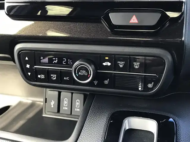 ホンダ Ｎ ＢＯＸ カスタム G L ターボ ホンダセンシング 鳥取県 2020(令2)年 4.2万km プラチナホワイトパール ターボ車/ワンオーナー/2トーンカラー/ルーフブラック/純正8インチナビ/フルセグ/CD/DVD/BT/USB/バックカメラ・ビルトインETC/純正ドライブレコーダー/ホンダセンシング/レーンキープアシスト/レーダークルーズコントロール/両側パワースライドドア/ハーフレザーシート/前席シートヒーター/LEDヘットライト/フォグライト/純正15インチアルミホイール/プッシュエンジンスタート/アイドリングストップ/フロアマット・ドアバイザー/スペアキー
