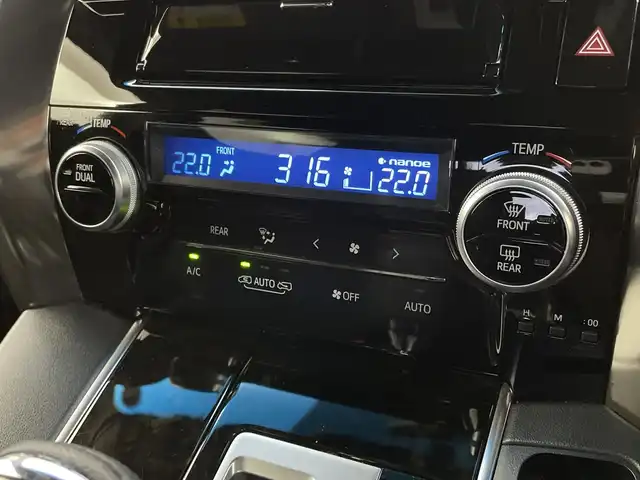 トヨタ ヴェルファイア Z Aエディション ゴールデンアイズ 新潟県 2016(平28)年 9.6万km ブラック 純正メモリナビ【NSZT-Y66T】/　フルセグTV/Bluetooth/CD/DVD/トヨタセーフティセンス/・プリクラッシュセーフティ/・レーントレーシングアシスト/・レーダークルーズコントロール/・アダプティブハイビームシステム/・ロードサインアシスト/前後コーナーセンサー/フリップダウンモニター/パワーバックドア/両側パワースライドドア/ハーフレザーシート/バックモニター/ビルトインETC2.0/LEDヘッドライト/横滑り防止装置