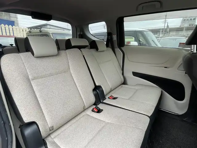 トヨタ シエンタ X 愛知県 2016(平28)年 8.3万km シルバーM (株)IDOMが運営する【じしゃロン名古屋鳴海店】の自社ローン専用車両になりますこちらは現金またはオートローンご利用時の価格です。自社ローンご希望の方は別途その旨お申付け下さいワンセグテレビ/バックカメラ/片側パワースライドドア/ETC