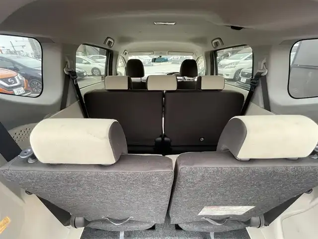 トヨタ シエンタ X 愛知県 2016(平28)年 8.3万km シルバーM (株)IDOMが運営する【じしゃロン名古屋鳴海店】の自社ローン専用車両になりますこちらは現金またはオートローンご利用時の価格です。自社ローンご希望の方は別途その旨お申付け下さいワンセグテレビ/バックカメラ/片側パワースライドドア/ETC