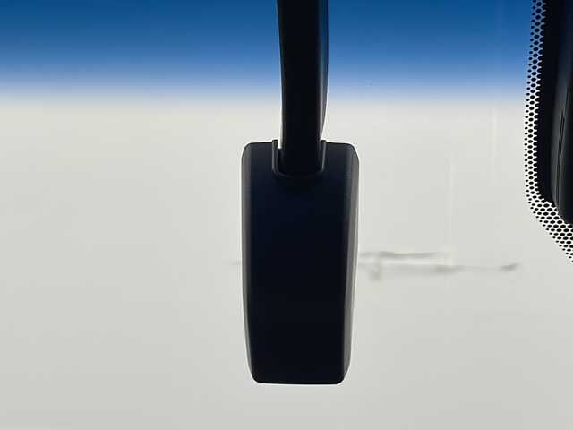 トヨタ クラウン ハイブリッド RS アドバンス Four 秋田県 2018(平30)年 6.7万km プレシャスブラックパール ４WD/サンルーフ/白革シート/純正ナビ（DVD/BT/Miracast/フルセグTV)/バックカメラ/純正ドライブレコーダー/ビルトインETC/USBポート/電動パーキングブレーキ/オートブレーキホールド/トヨタセーフティセンス/レーダークルーズコントロール/オートマチックハイビーム/ヘッドアップディスプレイ/クリアランスソナー/横滑り防止装置/前席パワーシート/前席シートヒーター＆エアシート/ステアリングヒーター/ドアミラーヒーター/本革巻きステアリング/パドルシフト/ステアリングリモコン/LEDライト/フォグランプ/純正フロアマット/純正ドアバイザー/W/サイド/カーテン/ニー/エアバッグ