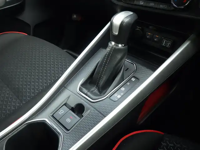 トヨタ ライズ Z 千葉県 2022(令4)年 4.1万km ブラックマイカメタリック/シャイニングホワイトパール スマートアシストIII/レーダークルーズコントロール/RCTA（リヤクロストラフィックアラート）/ブラインドスポットモニター/アイドリングストップ/ディスプレイオーディオ/純正地デジTV/【Bluetooth接続】/【Apple CarPlay　Android Auto対応】/パノラマモニター/ドライブレコーダー（前後撮影）【TZ-DR210】/前席シートヒーター/革巻きステアリング/ステアリングスイッチ/ETC/LEDヘッドライト/フォグライト/ウインカーミラー/コーナーセンサー/純正17インチアルミホイル/サイド/カーテンエアバッグ/キーフリーシステム