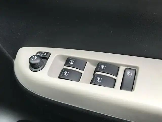 トヨタ パッソ モーダ 富山県 2018(平30)年 4.1万km ブラックマイカメタリック/ダークエメラルドマイカ 2トーン 純正ナビ/フルセグTV/Bluetooth/バックカメラ/衝突被害軽減ブレーキ/コーナーセンサー/プッシュスタート/スマートキー/スペアキー１本/LEDヘッドライト/オートライト/オートハイビーム/ステアリングスイッチ/ETC