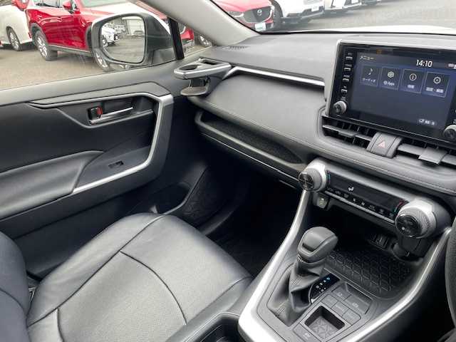 トヨタ ＲＡＶ４ ハイブリットX 茨城県 2021(令3)年 6.2万km ホワイトパールクリスタルシャイン 純正ナビ　/衝突軽減システム　/バックカメラ　/コーナーセンサー前後　/ブラインドスポットモニター　/ＬＥＤヘッドライト　/純正アルミホイール　/ＥＴＣ　/プッシュスタート　/オートマチックハイビーム　/レーンキープアシスト/パーキングアシスト/スペアキー