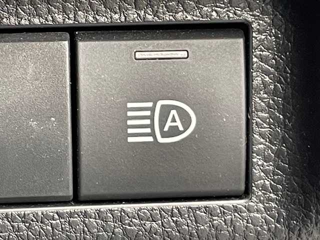 トヨタ ＲＡＶ４ ハイブリットX 茨城県 2021(令3)年 6.2万km ホワイトパールクリスタルシャイン 純正ナビ　/衝突軽減システム　/バックカメラ　/コーナーセンサー前後　/ブラインドスポットモニター　/ＬＥＤヘッドライト　/純正アルミホイール　/ＥＴＣ　/プッシュスタート　/オートマチックハイビーム　/レーンキープアシスト/パーキングアシスト/スペアキー