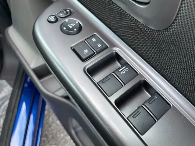 ホンダ フリード G ホンダセンシング 千葉県 2018(平30)年 1.2万km コバルトブルーパール 純正SDナビ/(Bluetooth/DVD/CD/AM/FM)/バックカメラ/衝突被害軽減システム/車線逸脱警報/クルーズコントロール/両側パワースライドドア/横滑り防止装置/ETC/ドライブレコーダー/アイドリングストップ/オートライト/ウィンカーミラー/電動格納ミラー/シートリフター/プッシュスタート/スマートキー/フロアマット/ドアバイザー/スペアキー/取扱説明書