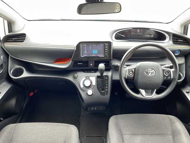 トヨタ シエンタ ハイブリッド X 沖縄県 2019(令1)年 8.2万km ホワイトパールクリスタルシャイン 純正ナビ・TV・Bluetooth・CD/全方位カメラ/片側パワースライドドア/ETC/オートライト/衝突軽減システム/レーンキープアシスト/LEDヘッドライト