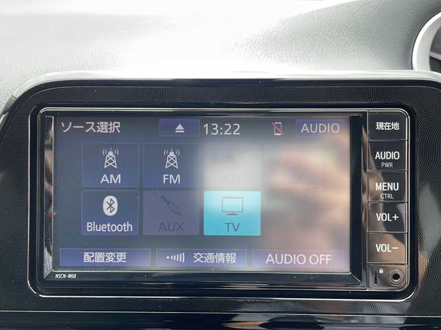 トヨタ シエンタ ハイブリッド X 沖縄県 2019(令1)年 8.2万km ホワイトパールクリスタルシャイン 純正ナビ・TV・Bluetooth・CD/全方位カメラ/片側パワースライドドア/ETC/オートライト/衝突軽減システム/レーンキープアシスト/LEDヘッドライト