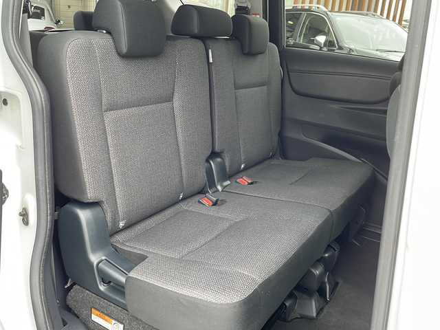 トヨタ シエンタ ハイブリッド X 沖縄県 2019(令1)年 8.2万km ホワイトパールクリスタルシャイン 純正ナビ・TV・Bluetooth・CD/全方位カメラ/片側パワースライドドア/ETC/オートライト/衝突軽減システム/レーンキープアシスト/LEDヘッドライト