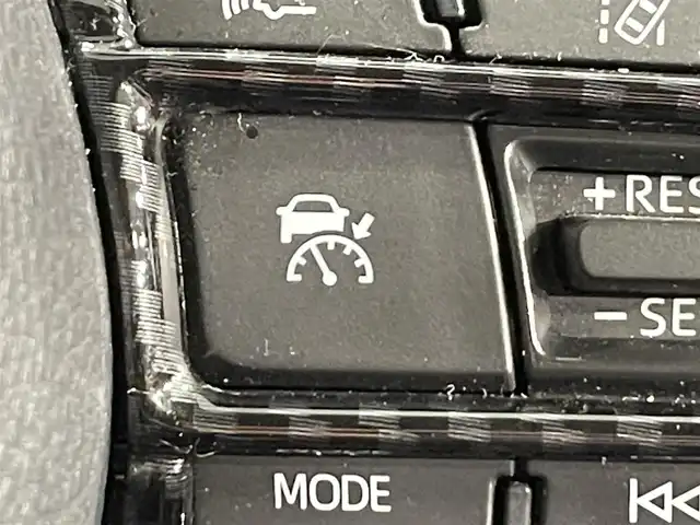 トヨタ ヤリスクロス ハイブリッド Z 愛知県 2022(令4)年 3.7万km ブラックマイカ 純正8インチコネクトナビ（BT/USB/FM/AM/Miracast)/車外カメラ（全方位/フロント/バック/サイド）/モデリスタフルエアロ/トヨタセーフティセンス/レーダークルーズコントロール/衝突被害軽減システム/レーンキープアシスト/横滑り防止装置/オートマチックハイビーム/アイドリングストップ/コーナーセンサー/パワーシート/シートヒーター/ハーフレザーシート/純正アルミホイール（18inch)/純正LEDライト/純正フロアマット/ビルトインETC/スペアキー1本/保証書/取扱説明書