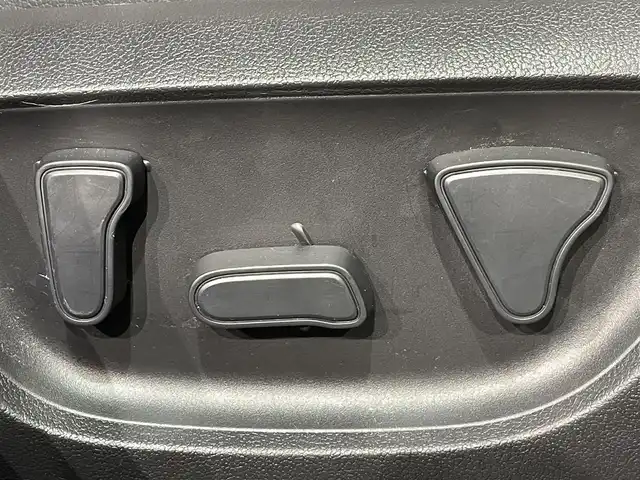 トヨタ ヤリスクロス ハイブリッド Z 愛知県 2022(令4)年 3.7万km ブラックマイカ 純正8インチコネクトナビ（BT/USB/FM/AM/Miracast)/車外カメラ（全方位/フロント/バック/サイド）/モデリスタフルエアロ/トヨタセーフティセンス/レーダークルーズコントロール/衝突被害軽減システム/レーンキープアシスト/横滑り防止装置/オートマチックハイビーム/アイドリングストップ/コーナーセンサー/パワーシート/シートヒーター/ハーフレザーシート/純正アルミホイール（18inch)/純正LEDライト/純正フロアマット/ビルトインETC/スペアキー1本/保証書/取扱説明書