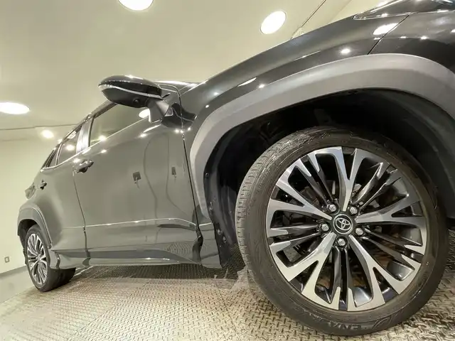 トヨタ ヤリスクロス ハイブリッド Z 愛知県 2022(令4)年 3.7万km ブラックマイカ 純正8インチコネクトナビ（BT/USB/FM/AM/Miracast)/車外カメラ（全方位/フロント/バック/サイド）/モデリスタフルエアロ/トヨタセーフティセンス/レーダークルーズコントロール/衝突被害軽減システム/レーンキープアシスト/横滑り防止装置/オートマチックハイビーム/アイドリングストップ/コーナーセンサー/パワーシート/シートヒーター/ハーフレザーシート/純正アルミホイール（18inch)/純正LEDライト/純正フロアマット/ビルトインETC/スペアキー1本/保証書/取扱説明書