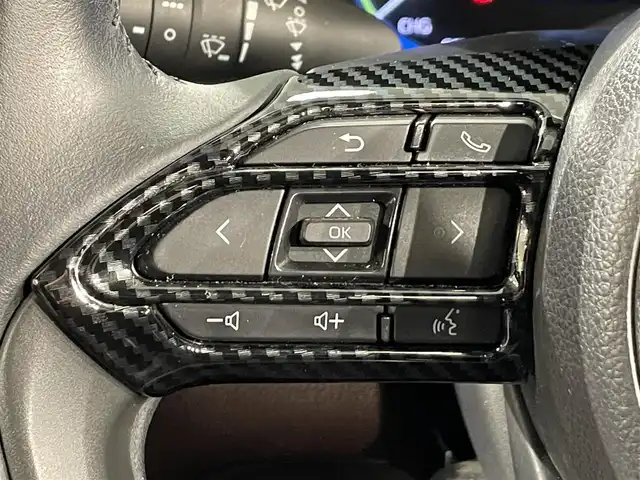 トヨタ ヤリスクロス ハイブリッド Z 愛知県 2022(令4)年 3.7万km ブラックマイカ 純正8インチコネクトナビ（BT/USB/FM/AM/Miracast)/車外カメラ（全方位/フロント/バック/サイド）/モデリスタフルエアロ/トヨタセーフティセンス/レーダークルーズコントロール/衝突被害軽減システム/レーンキープアシスト/横滑り防止装置/オートマチックハイビーム/アイドリングストップ/コーナーセンサー/パワーシート/シートヒーター/ハーフレザーシート/純正アルミホイール（18inch)/純正LEDライト/純正フロアマット/ビルトインETC/スペアキー1本/保証書/取扱説明書